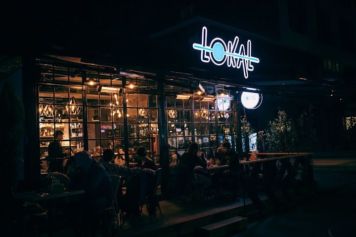 Lokal Cafe & Bistro galeri fotoğrafı
