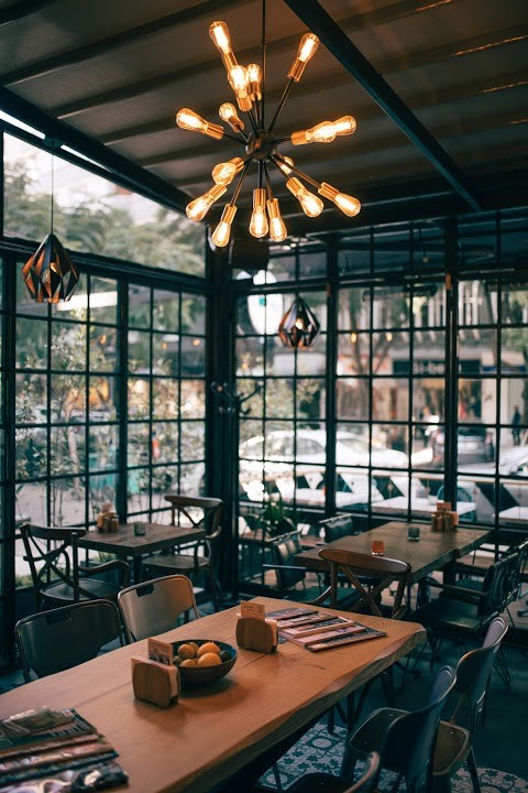 Lokal Cafe & Bistro galeri fotoğrafı