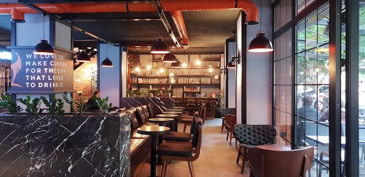 Lokal Cafe & Bistro galeri fotoğrafı